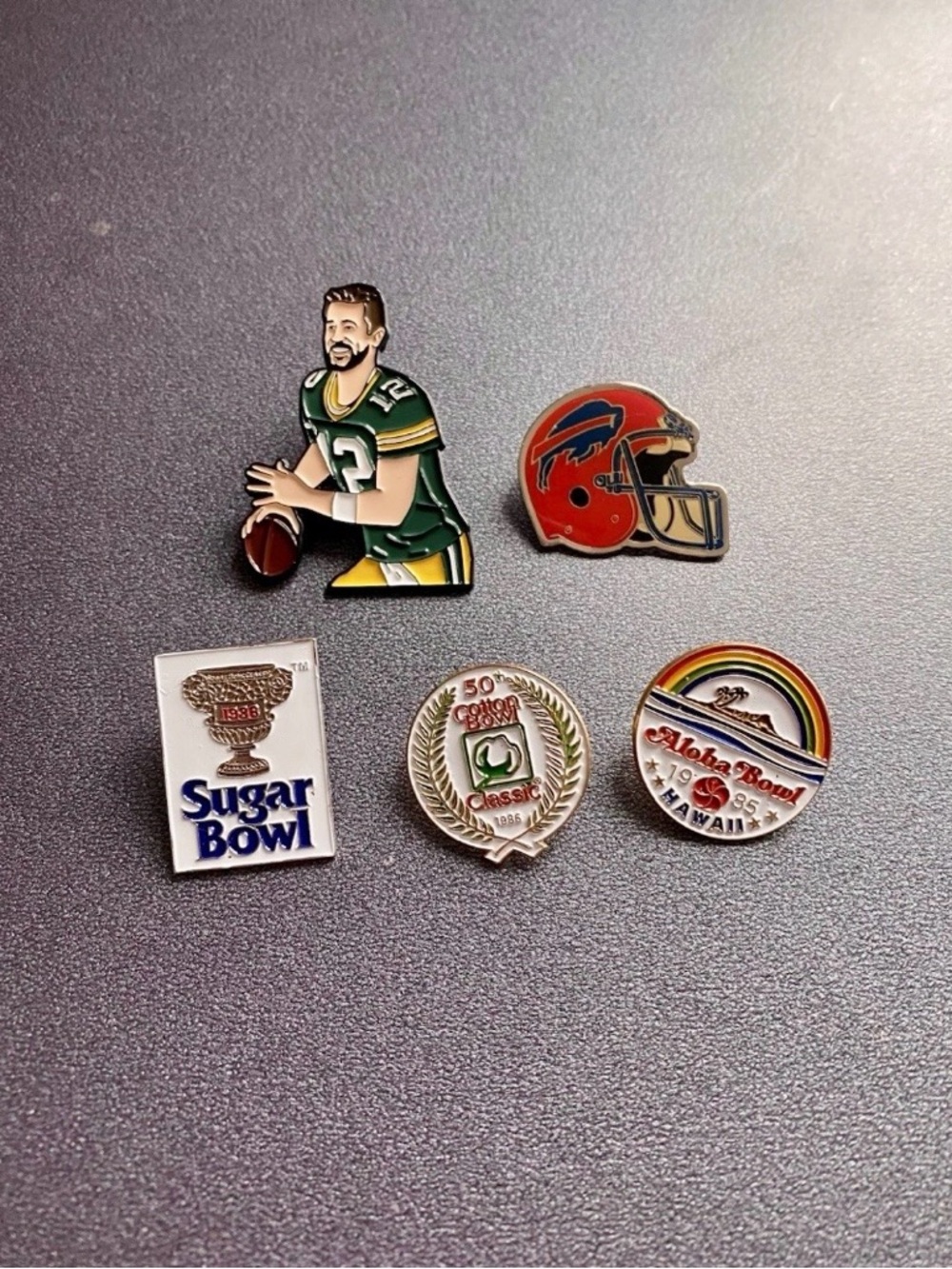 Lot of 5 collectible football pins NFL College Buffalo Bills Aaron Rodgers